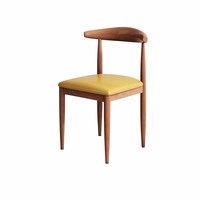 Chaise de salle à manger classique en cuir personnalisée, chaise de salle à manger empilable en bois de frêne de style nordique de luxe pour restaurant