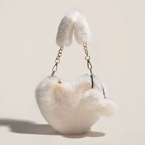 Nuevo Bolso de Moda con Forma de Corazón de Peluche, Bolso de Pelo para Otoño e Invierno, Bolso Cruzado de Moda para Mujer - Product Image 3