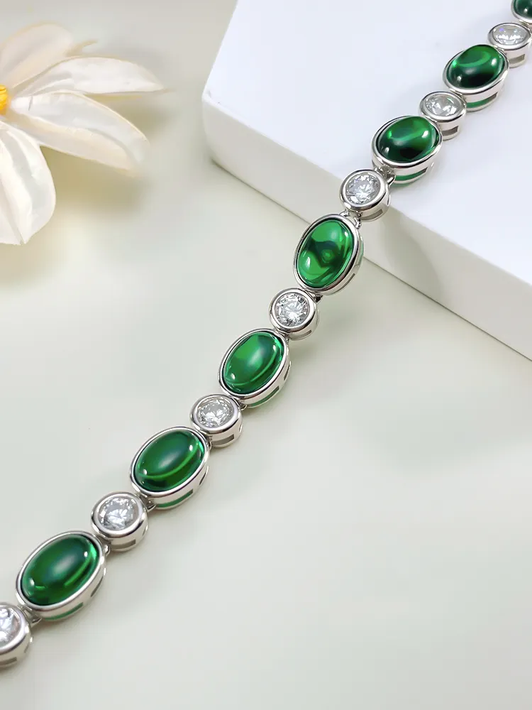 Bracciale in argento puro 925 con midollo di giada smeraldo alla moda di lusso leggero retrò con diamante ad alto tenore di carbonio per le donne