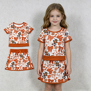 Nouvel ensemble décontracté pour petites filles : T-shirt, jupe-short et sous-short, idéal pour l'école, les équipes, les mascottes, les cheerleaders et les tenues d'entraînement pour enfants. - Product Image 5