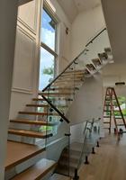 Escalier suspendu personnalisé HZ, style classique et simple, marches en bois, escalier suspendu pour villa, escalier d'hôtel