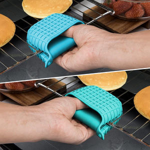 Gants de four en silicone à logo personnalisé Gants isolés en silicone épaissi <span class=keywords><strong>pour</strong></span> four à micro-ondes de ménage - Product Image 2