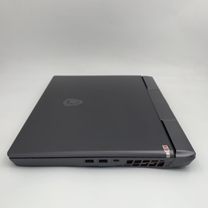 Portátil para juegos MSI Titan 17 HX de alto rendimiento, i7-14700HX, rtx4070, 16GB de RAM, 1TB SSD, usado. - Product Image 5