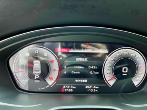 <span class=keywords><strong>Audi</strong></span> A4L 40 TFSI Sportline 2020, Edizione Stile Sportivo, Auto di Lusso Usata, Guida a Sinistra, Turbo, Interni in Pelle Scura - Product Image 5