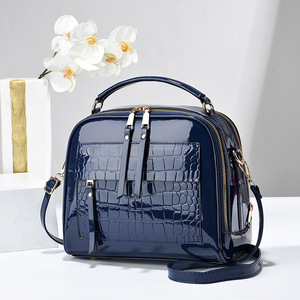 Bolso de Hombro Pequeño Cuadrado de Piel Sintética con Patrón de Cocodrilo para Mujer, Bolso Bandolera Negro para Uso Diario, Primavera 2025 - Product Image 3