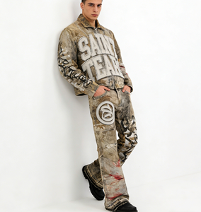 Ensemble de survêtement streetwear deux pièces personnalisé effet délavé, avec sweat à capuche zippé et pantalon de jogging orné de strass colorés - Product Image 2