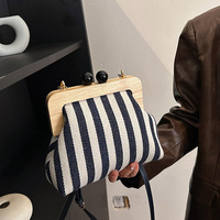 Nouveau sac à main pour femme en toile rayée avec fermoir en bois, pochette élégante et sac bandoulière unique