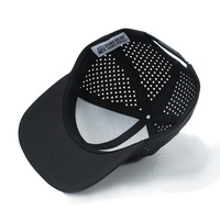 Casquette de golf sportive en polyester 100% haute qualité, 6 panneaux, perforée au laser, en tissu éponge, à visière plate, imperméable, respirante, avec logo personnalisé