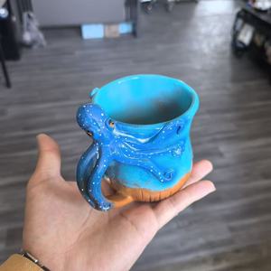 Vaso de agua creativo tridimensional con forma de pulpo. El diseño es interesante y se puede utilizar como artículo decorativo para regalo. - Product Image 2