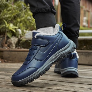 Botas de nieve de cuero impermeables para mujer, botas de invierno hasta el tobillo con punta redonda y suela de goma forrada de felpa MX2688 - Product Image 3