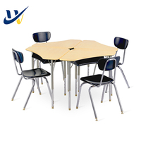 Bureau d'Élève de Classe Moderne de Haute Qualité Durable Réglable en Hauteur Design Triangulaire avec 3 Pieds et Chaises