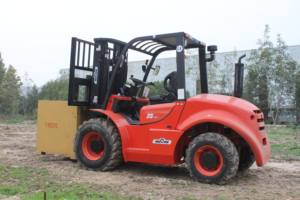 ווקאן 4wd דיזל משאית <span class=keywords><strong>3ton</strong></span> 3.5 טון שטח קשה מלגזה עבור מנוע yanmar 5000 מ "מ טריפלקס בצד מלגזה פנימי מלגזה - Product Image 4