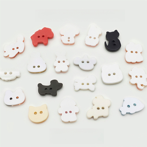 Botón Decorativo con Diseño de Conejo y Perro de Dibujos Animados - Product Image 4