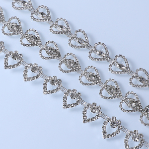 Bán Sỉ Hình Trái Tim Túi Quần Áo Phụ Kiện Chuỗi Quần Áo Pha Lê Motif Flatback Chuyển Chuỗi <span class=keywords><strong>Rhinestone</strong></span> Trim - Product Image 1
