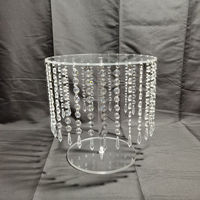 Support à gâteau en acrylique de luxe Supports à cupcakes ronds Affichage à dessert clair Tasse Gâteaux Assiette de service Lustre en cristal pour les mariages