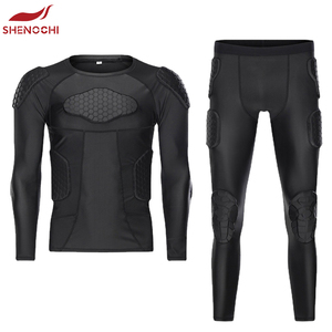 Chemise de Compression rembourrée avec logo personnalisé, pantalon de protection contre les éruptions cutanées, équipement de protection, ensembles de compression rembourrés, chemise et short - Product Image 1