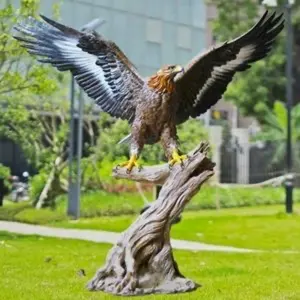 Custam Large Eagle Fiberglass Sculpture Life Size Outdoor Resin Statue Simulation Animal Statues Sculpture For Garden Decoration