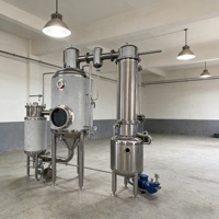 Machine d'extraction d'huiles essentielles industrielle pour la lavande, la rose, le romarin et les plantes aromatiques avec distillation électrique automatique