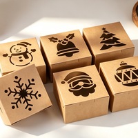 Boîte cadeau carrée en kraft à motif ajouré de Noël ODM pour biscuits, emballage de boulangerie pour les fêtes