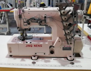 Máquina de Coser Industrial de Alta Velocidad JN-1500 de Cama Plana con Cuatro Agujas y Seis Hilos - Product Image 3