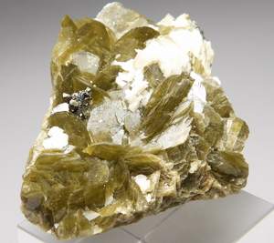 หินควอตซ์ธรรมชาติจากกุ้ยโจว สำหรับตกแต่งในเทศกาลต่างๆ ขายส่ง - Product Image 5