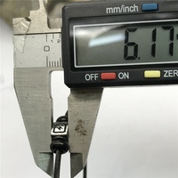 Bracelet Yiwu Aceon en acier inoxydable avec câble torsadé, fermoir magnétique ovale, double perle d'espacement, centre carré, cube estampé, éclairé