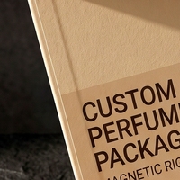 Boîte à parfum rigide de luxe sur mesure, style livre blanc magnétique, avec insert intégré pour présentation, pour emballage de parfum personnalisé