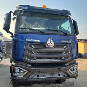 Camión Tractor Usado Sinotruk Euro2 Diésel 6X4 con Volante a la Izquierda, HOWO de 10 Ruedas, Capacidad de Carga de 21-30T, 371hp, Cámara Trasera de 360°, Logística - Product Image 1