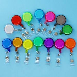 X57 ¡Gran oferta! Clip retráctil de colores para credenciales con clip de cinturón deslizante seguro para compañeros de trabajo, enfermeras y clientes. - Product Image 3