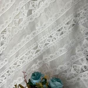 Yüksek kalite 52 inç beyaz örgü kumaş dantel Hollow nakış şifon kumaş <span class=keywords><strong>yard</strong></span> tarafından - Product Image 3