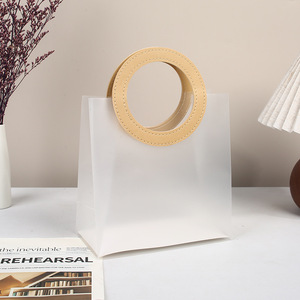 Sac en plastique PP givré, sac à main haut de gamme pour mariage et Noël, sac cadeau transparent, sur mesure - Product Image 6