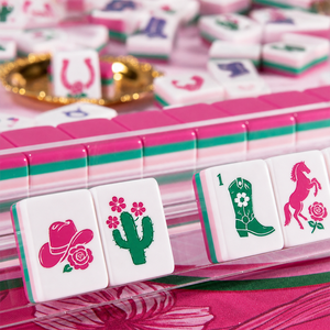Jeu de Mahjong Western Cowgirl Américain 160 pièces, tuiles en acrylique premium à 4 couches, dos rose peint à la main, portable, fabricant OEM - Product Image 1