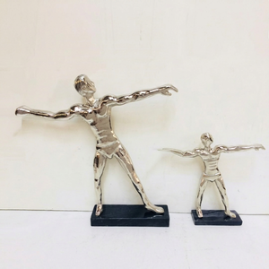 Juego de 3 Esculturas Figurativas de Plata de Jaffs Exports, Decoración Moderna de Metal para Mesa, Figuras Artísticas Hechas a Mano para Sala de Estar - Product Image 1