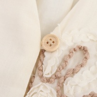 Robe décontractée pour femme, mini-robe ample à broderie florale personnalisée OEM/ODM, col en V, simple boutonnage, manches longues, à lacets