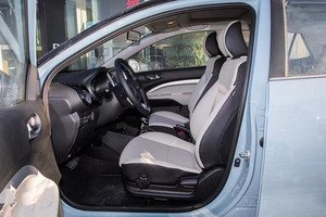 Kia Stonic 2022 d'occasion, SUV 1.4L CVT, toit ouvrant, 5 portes, 5 places, essence, crossover compact - Product Image 4