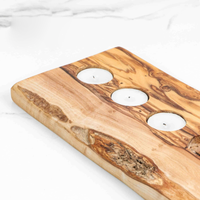 Lampe à thé artisanale en bois d'olivier de style rural. Convient à la décoration intérieure et peut accueillir 5 bougeoirs.