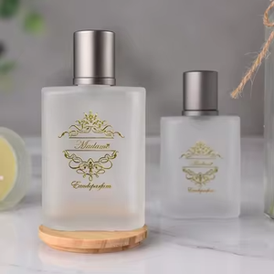 Adesivi Personalizzati con Logo Nero in Metallo e Lamina d'Oro, Etichette di Lusso 3D Trasparenti a Trasferimento UV Stampate e Impermeabili - Product Image 4