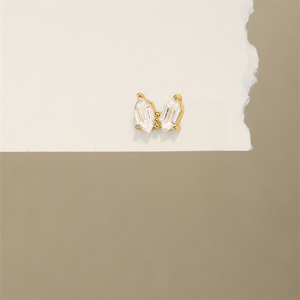 Clous d'oreilles tendance en forme de papillon en argent sterling S925 avec tige filetée à dos plat - Product Image 3