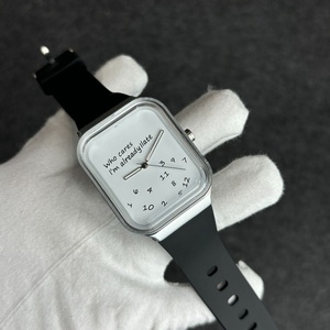 Montre à quartz carrée pour femme, design moderne et créatif, petite montre vertes en forme de cube de sucre, vente en gros - Product Image 4