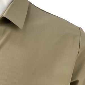 เสื้อโปโลผู้ชายกันรอยยับใส่กลางแจ้ง UPF 50 + ลำลองโลโก้แบบกำหนดเอง - Product Image 5