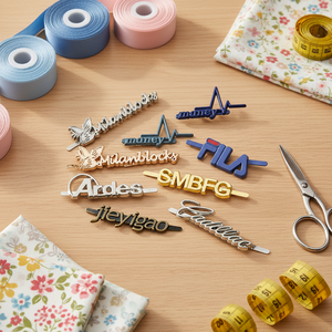 Étiquette métallique personnalisée en alliage de zinc, logo de marque en relief pour sacs, accessoires vestimentaires, vente en gros - Product Image 3