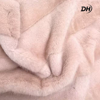 Tissu en fausse fourrure pelucheuse 100 % polyester à dégradé tie-dye personnalisé, matière douce et chaude pour vêtements de mode, vêtements d'extérieur et confections