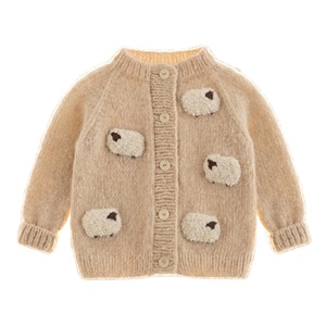 Cardigan bébé unisexe tricoté à la main par un artisan - Pull classique à col rond 100% coton biologique, veste pour tout-petit faite à la main au crochet - Product Image 1