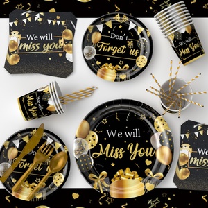 Assiettes, serviettes et gobelets noirs et dorés sur le thème <span class=keywords><strong>de</strong></span> la <span class=keywords><strong>retraite</strong></span> pour 10 invités pour célébrer la fête <span class=keywords><strong>de</strong></span> la <span class=keywords><strong>retraite</strong></span> - Product Image 5