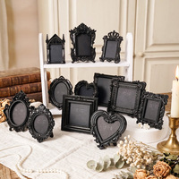 Cadre photo vertical en résine gaufrée de style européen rétro, écologique et durable, avec une touche de luxe pour la décoration intérieure