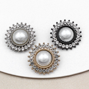 Nhà Máy Bán Buôn Hợp Kim Kẽm Mẹ của Ngọc Trai Thông Tư May Nút Kim Loại Bạc Rhinestone Nút Cho Quần Áo - Product Image 1