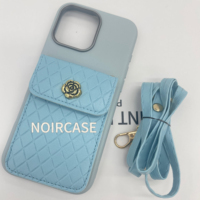 Étui de téléphone femme de haute qualité en gros pour iphone - TPU + PC + PU, conception de porte-cartes, bandoulière, étui de téléphone extérieur
