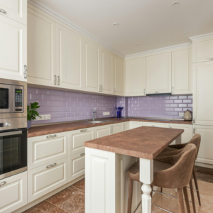 Mueble de Cocina Integrado con Diseño Moderno Personalizado, Mueble de Trabajo de Madera MFC, Encimera de Cuarzo o Mármol, Almacenamiento para Estufa, Fregadero - Product Image 1