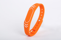 Bracelet NFC en silicone programmable et réinscriptible avec logo personnalisé, 13,56 MHz, étanche, pour contrôle d'accès, carte de membre, hôtel