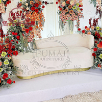Base en acier inoxydable de velours de réception de mariage conception de sofa de couple de mariage